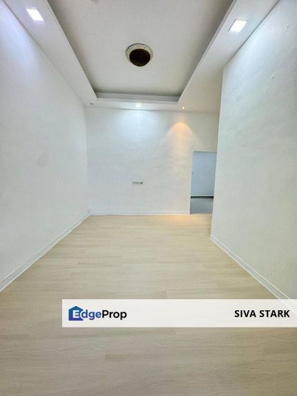  Fully Renovated  Single Storey End Lot @ Jalan Camar , Taman Perling, Johor, Johor Bahru