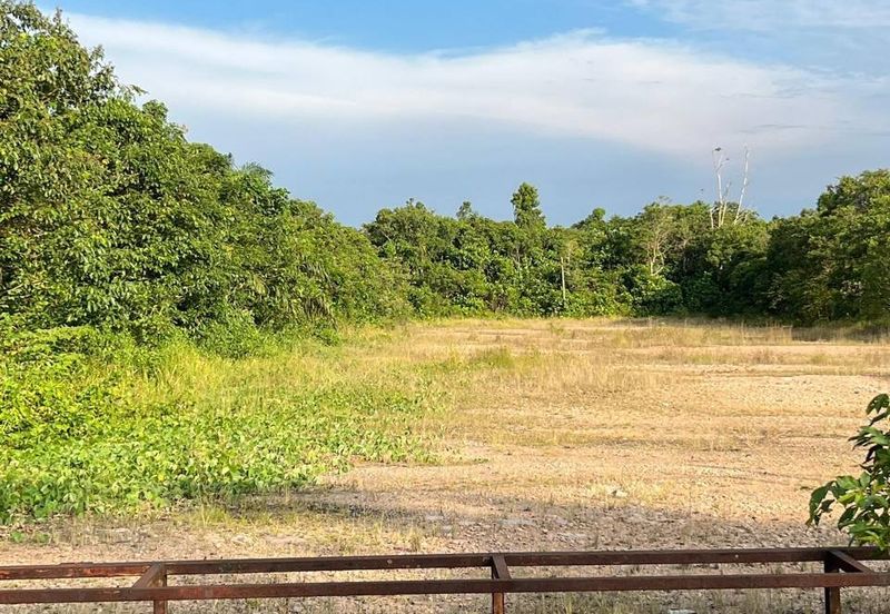 Industrial Converted Land At Jalan Batu Pahat @ Kluang Facing Main Road