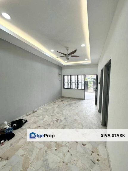 Fully Renovated Single Storey House For Sale @  𝐓𝐚𝐦𝐚𝐧 𝐌𝐮𝐫𝐧𝐢 , 𝐔𝐥𝐮 𝐓𝐢𝐫𝐚𝐦, Johor, Ulu Tiram