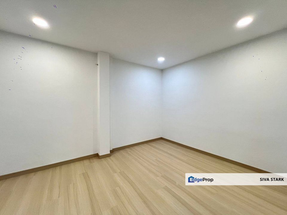 5x Bukit Kempas 2 Taman Bukit Kempas, Johor, Johor Bahru