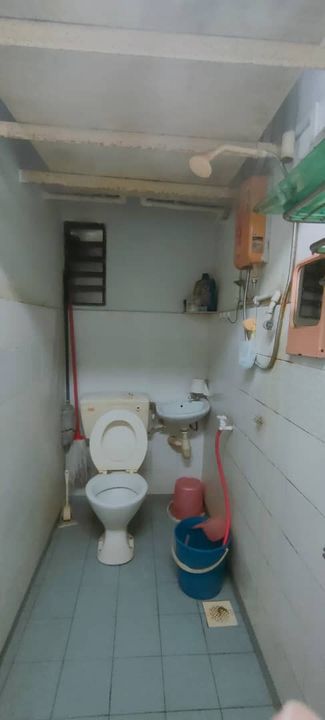 Low cost flat lima kedai, Johor, Skudai