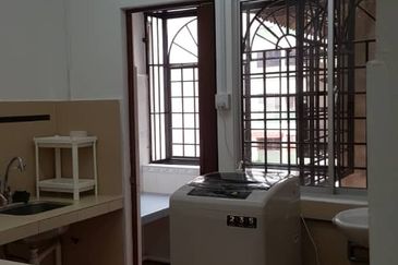 Glen Court, Bandar Sungai Long