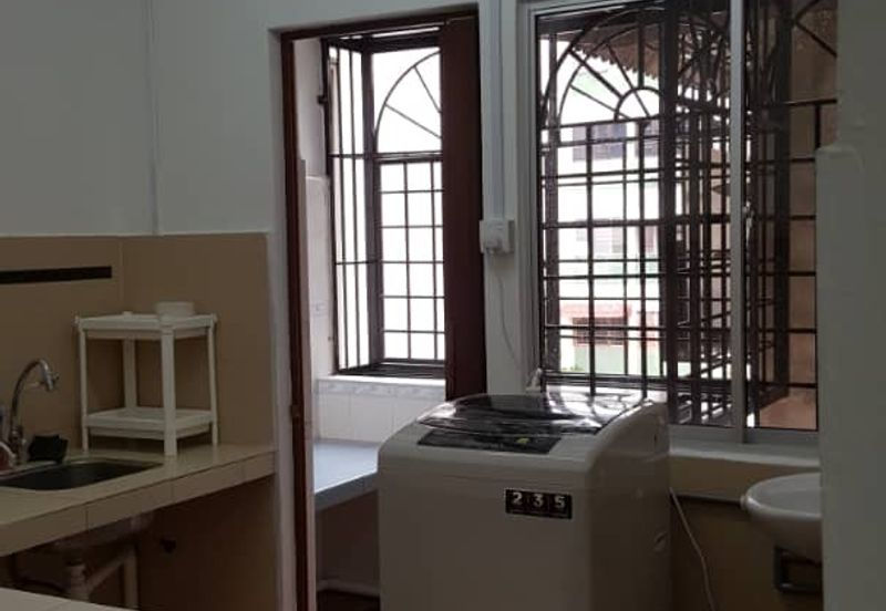 Glen Court, Bandar Sungai Long