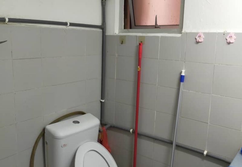 Glen Court, Bandar Sungai Long