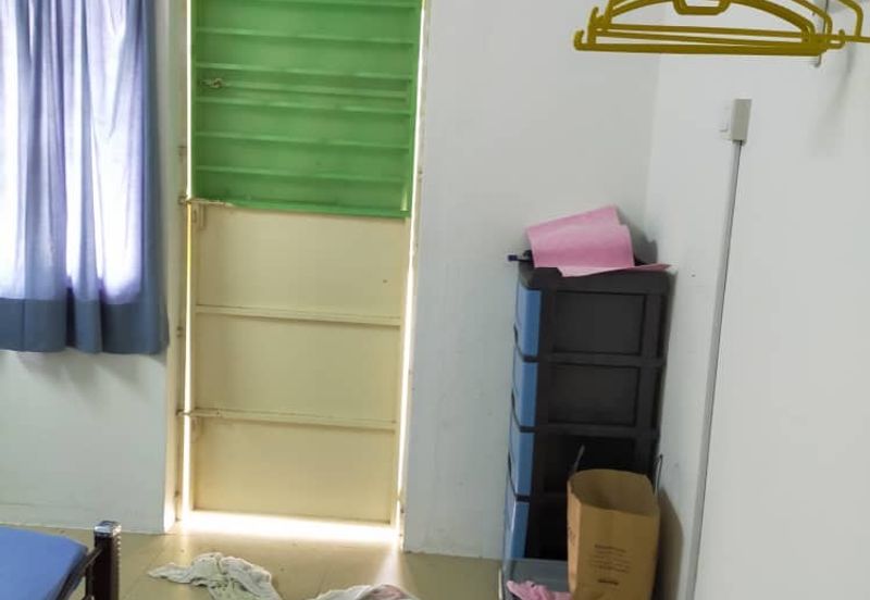 Glen Court, Bandar Sungai Long