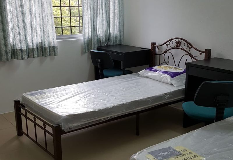 Glen Court, Bandar Sungai Long