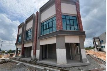 Village Square @ Gamuda Gardens 2 Storey Corner Lot Facing Mainroad