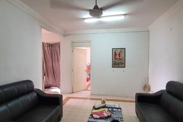 Glen Court, Bandar Sungai Long