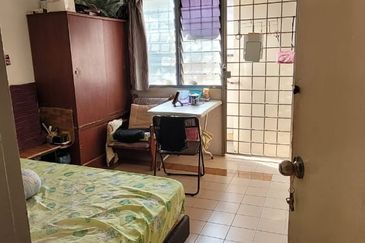 Glen Court, Bandar Sungai Long