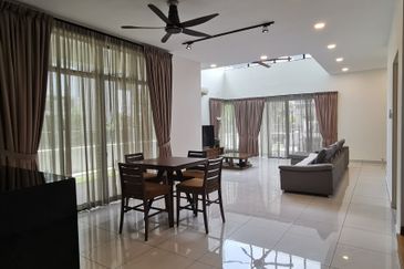 Akira @ 16 Sierra (Sierra 9)