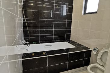 Akira @ 16 Sierra (Sierra 9)