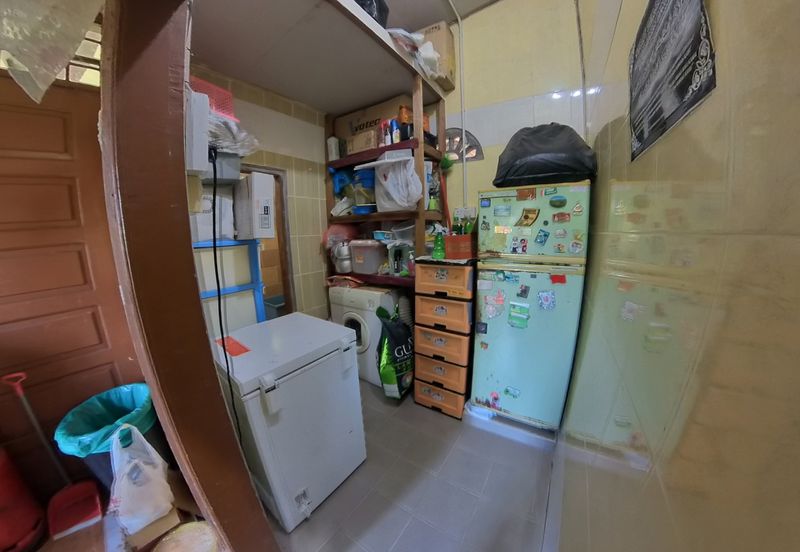 RUMAH BANGLO SETINGKAT DI WAKAF BARU, GONG BADAK BERDEKATAN SABASUN GONG BADAK