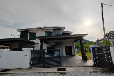 RUMAH SEMI-D 2 TINGKAT EKSLUSIF MEWAH & MODEN DI BUKIT BESAR, KUALA TERENGGANU