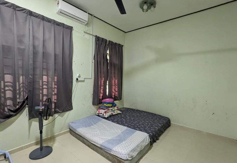 Kampung Padang Midin