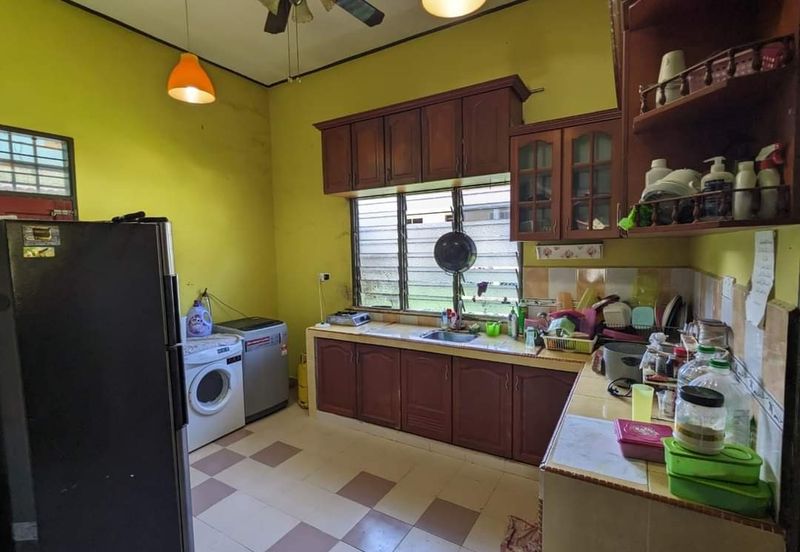 Kampung Padang Midin