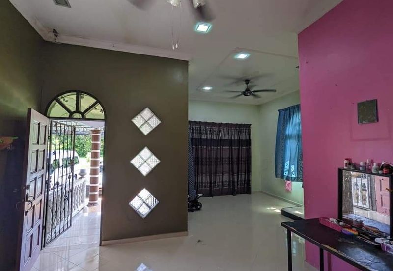 Kampung Padang Midin