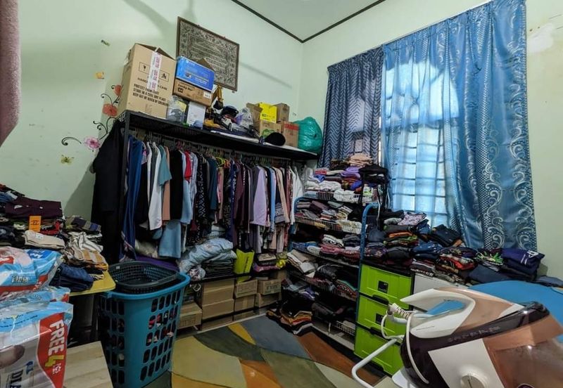 Kampung Padang Midin