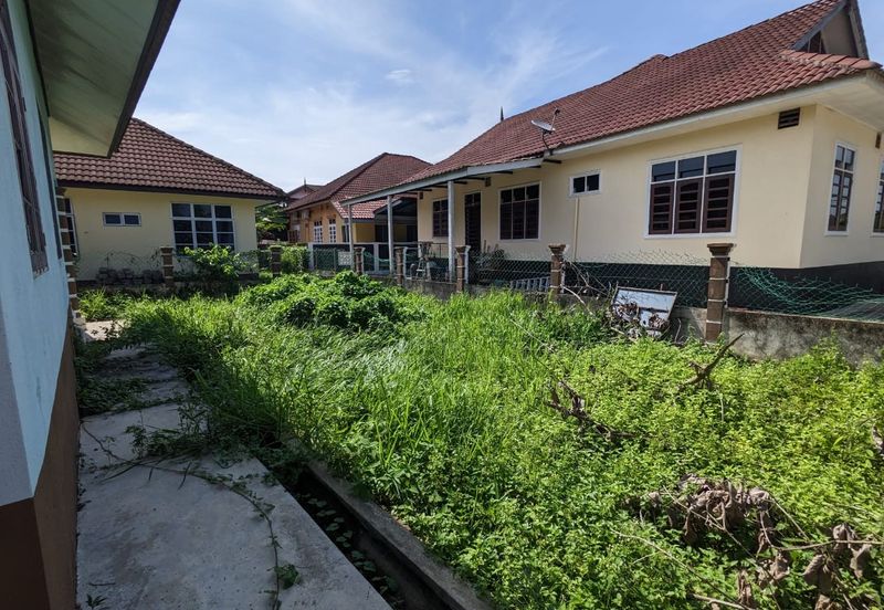 Kampung Padang Midin