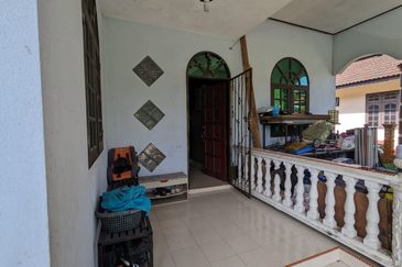 Kampung Padang Midin