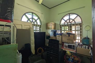 Kampung Padang Midin