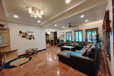 (FULLY FURNISHED) DOUBLE STOREY LUXURY VILLA AT BATU BURUK, KUALA TERENGGANU