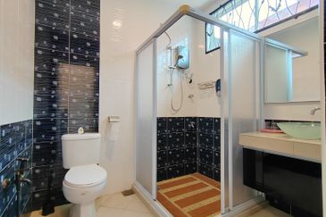 (FULLY FURNISHED) DOUBLE STOREY LUXURY VILLA AT BATU BURUK, KUALA TERENGGANU