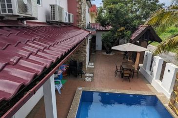 (FULLY FURNISHED) DOUBLE STOREY LUXURY VILLA AT BATU BURUK, KUALA TERENGGANU