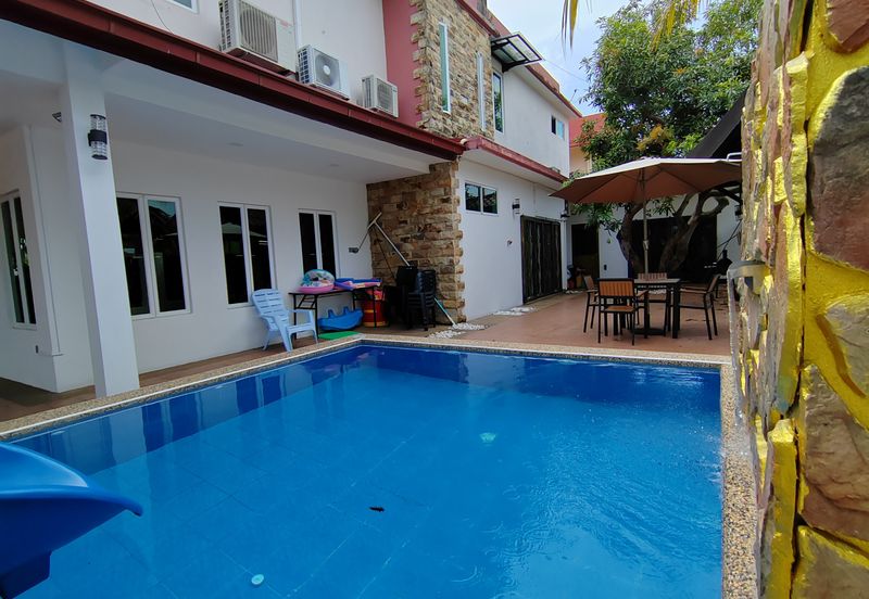 (FULLY FURNISHED) DOUBLE STOREY LUXURY VILLA AT BATU BURUK, KUALA TERENGGANU