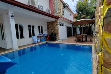 (FULLY FURNISHED) DOUBLE STOREY LUXURY VILLA AT BATU BURUK, KUALA TERENGGANU