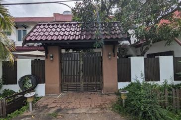 (FULLY FURNISHED) DOUBLE STOREY LUXURY VILLA AT BATU BURUK, KUALA TERENGGANU