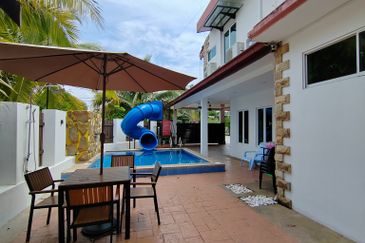 (FULLY FURNISHED) DOUBLE STOREY LUXURY VILLA AT BATU BURUK, KUALA TERENGGANU