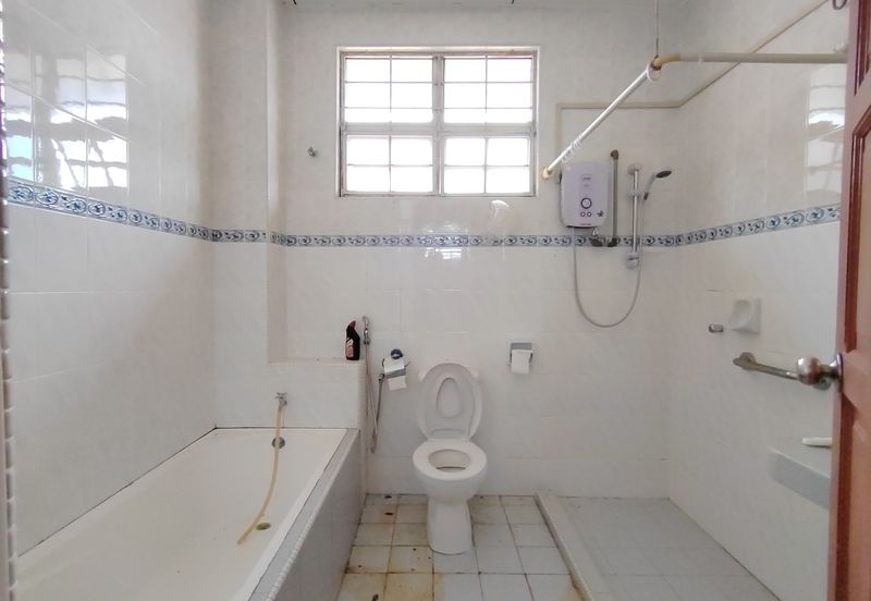 [OPEN TITLE] DOUBLE STOREY BUNGALOW AT TAMAN IBAI GOLF, KUALA IBAI IN KUALA TERENGGANU