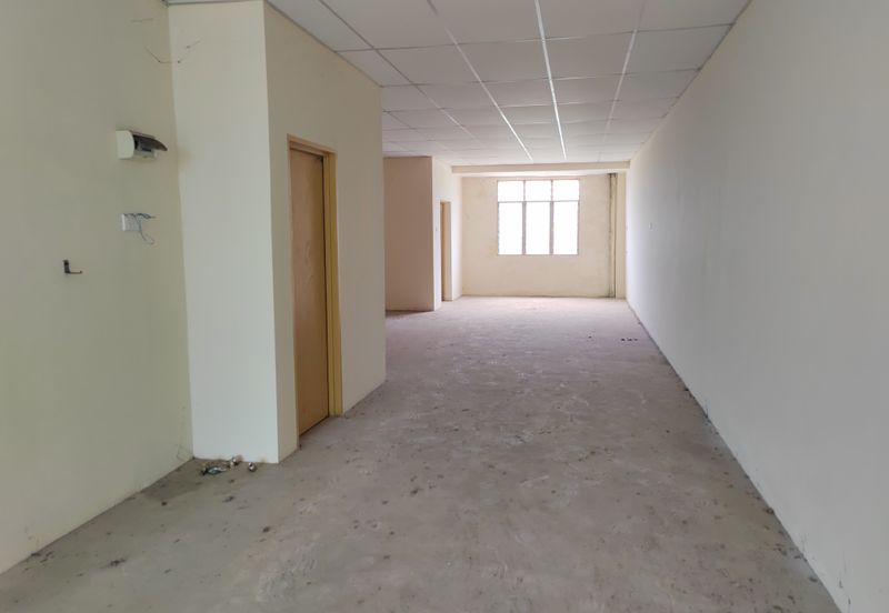 [TERMURAH] SHOPLOT 3 TINGKAT DI TAMAN BESTARI, GONG BADAK DEPAN ILP