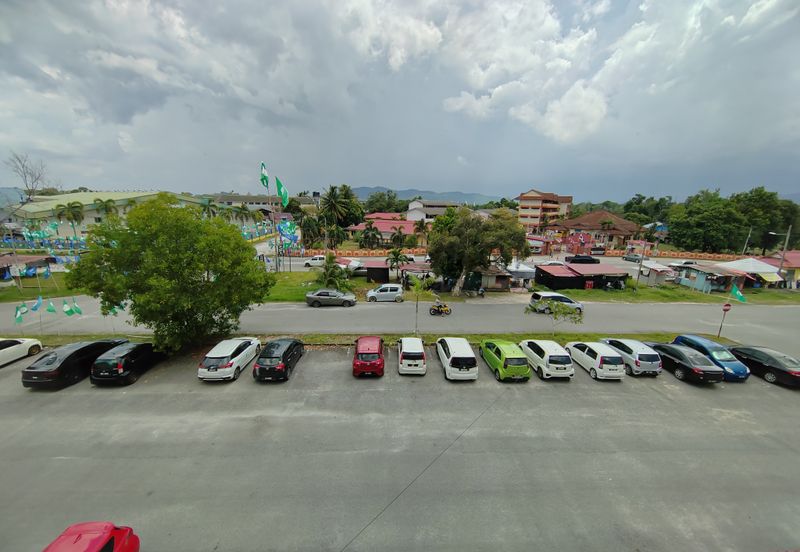 [TERMURAH] SHOPLOT 3 TINGKAT DI TAMAN BESTARI, GONG BADAK DEPAN ILP