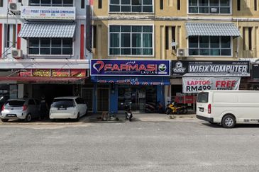 [TERMURAH] SHOPLOT 3 TINGKAT DI TAMAN BESTARI, GONG BADAK DEPAN ILP