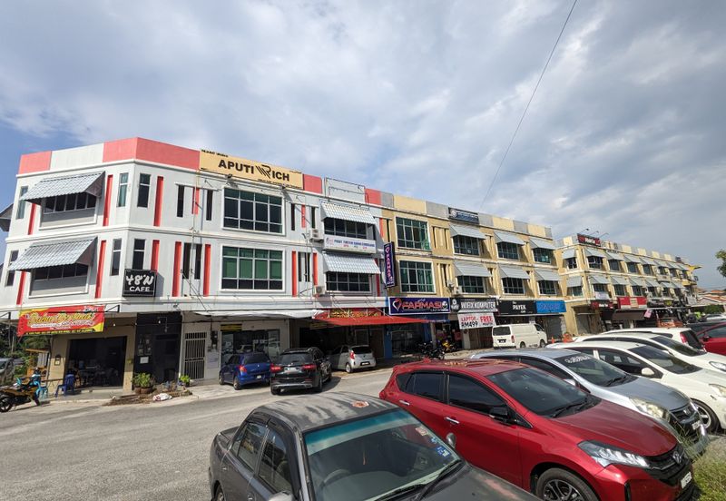 [TERMURAH] SHOPLOT 3 TINGKAT DI TAMAN BESTARI, GONG BADAK DEPAN ILP