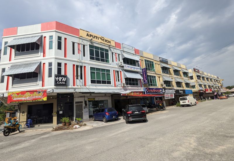 [TERMURAH] SHOPLOT 3 TINGKAT DI TAMAN BESTARI, GONG BADAK DEPAN ILP