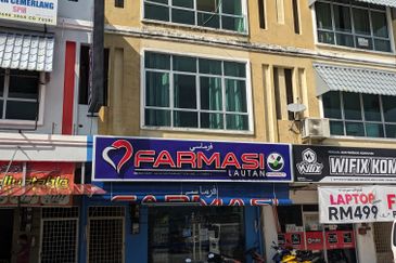 [TERMURAH] SHOPLOT 3 TINGKAT DI TAMAN BESTARI, GONG BADAK DEPAN ILP