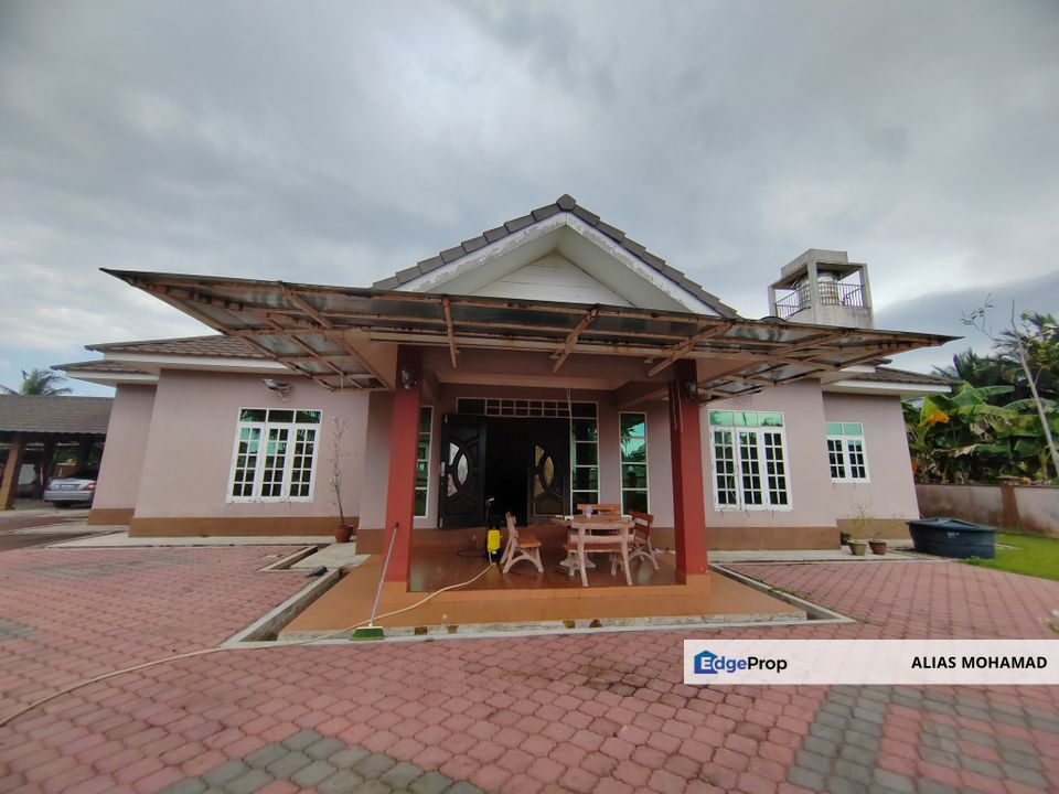 RUMAH BANGLO SETINGKAT DI TOK JIRING, KUALA NERUS TERENGGANU BERDEKATAN SMKA DATO' HAJI ABBAS, Terengganu, 