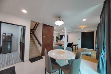 [𝐅𝐔𝐋𝐋𝐘 𝐅𝐔𝐑𝐍𝐈𝐒𝐇𝐄𝐃] 𝐑𝐮𝐦𝐚𝐡 𝐇𝐨𝐦𝐞𝐬𝐭𝐚𝐲 𝐒𝐞𝐦𝐢-𝐃 𝟐 𝐓𝐢𝐧𝐠𝐤𝐚𝐭 𝐌𝐨𝐝𝐞𝐧 & 𝐌𝐞𝐰𝐚𝐡 𝐝𝐢 𝐂𝐡𝐞𝐧𝐝𝐞𝐫𝐢𝐧𝐠