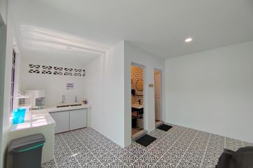 [𝐅𝐔𝐋𝐋𝐘 𝐅𝐔𝐑𝐍𝐈𝐒𝐇𝐄𝐃] 𝐑𝐮𝐦𝐚𝐡 𝐇𝐨𝐦𝐞𝐬𝐭𝐚𝐲 𝐒𝐞𝐦𝐢-𝐃 𝟐 𝐓𝐢𝐧𝐠𝐤𝐚𝐭 𝐌𝐨𝐝𝐞𝐧 & 𝐌𝐞𝐰𝐚𝐡 𝐝𝐢 𝐂𝐡𝐞𝐧𝐝𝐞𝐫𝐢𝐧𝐠