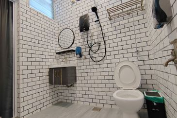 [𝐅𝐔𝐋𝐋𝐘 𝐅𝐔𝐑𝐍𝐈𝐒𝐇𝐄𝐃] 𝐑𝐮𝐦𝐚𝐡 𝐇𝐨𝐦𝐞𝐬𝐭𝐚𝐲 𝐒𝐞𝐦𝐢-𝐃 𝟐 𝐓𝐢𝐧𝐠𝐤𝐚𝐭 𝐌𝐨𝐝𝐞𝐧 & 𝐌𝐞𝐰𝐚𝐡 𝐝𝐢 𝐂𝐡𝐞𝐧𝐝𝐞𝐫𝐢𝐧𝐠