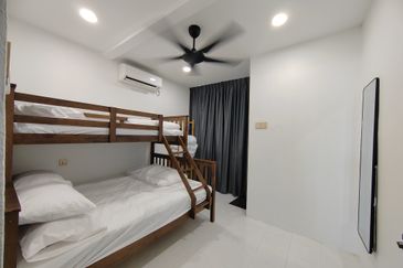 [𝐅𝐔𝐋𝐋𝐘 𝐅𝐔𝐑𝐍𝐈𝐒𝐇𝐄𝐃] 𝐑𝐮𝐦𝐚𝐡 𝐇𝐨𝐦𝐞𝐬𝐭𝐚𝐲 𝐒𝐞𝐦𝐢-𝐃 𝟐 𝐓𝐢𝐧𝐠𝐤𝐚𝐭 𝐌𝐨𝐝𝐞𝐧 & 𝐌𝐞𝐰𝐚𝐡 𝐝𝐢 𝐂𝐡𝐞𝐧𝐝𝐞𝐫𝐢𝐧𝐠