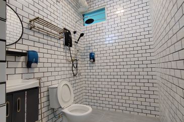 [𝐅𝐔𝐋𝐋𝐘 𝐅𝐔𝐑𝐍𝐈𝐒𝐇𝐄𝐃] 𝐑𝐮𝐦𝐚𝐡 𝐇𝐨𝐦𝐞𝐬𝐭𝐚𝐲 𝐒𝐞𝐦𝐢-𝐃 𝟐 𝐓𝐢𝐧𝐠𝐤𝐚𝐭 𝐌𝐨𝐝𝐞𝐧 & 𝐌𝐞𝐰𝐚𝐡 𝐝𝐢 𝐂𝐡𝐞𝐧𝐝𝐞𝐫𝐢𝐧𝐠