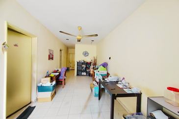 𝐑𝐮𝐦𝐚𝐡 𝐓𝐞𝐫𝐞𝐬 𝐒𝐞𝐭𝐢𝐧𝐠𝐤𝐚𝐭 𝐝𝐢 𝐓𝐚𝐦𝐚𝐧 𝐒𝐞𝐦𝐚𝐫𝐚𝐤 𝐁𝐮𝐤𝐢𝐭 𝐓𝐮𝐧𝐠𝐠𝐚𝐥, 𝐊𝐮𝐚𝐥𝐚 𝐍𝐞𝐫𝐮𝐬, 𝐓𝐞𝐫𝐞𝐧𝐠𝐠𝐚𝐧𝐮