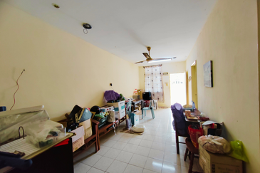 𝐑𝐮𝐦𝐚𝐡 𝐓𝐞𝐫𝐞𝐬 𝐒𝐞𝐭𝐢𝐧𝐠𝐤𝐚𝐭 𝐝𝐢 𝐓𝐚𝐦𝐚𝐧 𝐒𝐞𝐦𝐚𝐫𝐚𝐤 𝐁𝐮𝐤𝐢𝐭 𝐓𝐮𝐧𝐠𝐠𝐚𝐥, 𝐊𝐮𝐚𝐥𝐚 𝐍𝐞𝐫𝐮𝐬, 𝐓𝐞𝐫𝐞𝐧𝐠𝐠𝐚𝐧𝐮