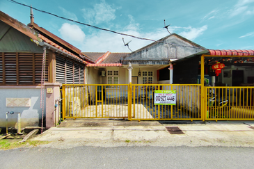 𝐑𝐮𝐦𝐚𝐡 𝐓𝐞𝐫𝐞𝐬 𝐒𝐞𝐭𝐢𝐧𝐠𝐤𝐚𝐭 𝐝𝐢 𝐓𝐚𝐦𝐚𝐧 𝐒𝐞𝐦𝐚𝐫𝐚𝐤 𝐁𝐮𝐤𝐢𝐭 𝐓𝐮𝐧𝐠𝐠𝐚𝐥, 𝐊𝐮𝐚𝐥𝐚 𝐍𝐞𝐫𝐮𝐬, 𝐓𝐞𝐫𝐞𝐧𝐠𝐠𝐚𝐧𝐮