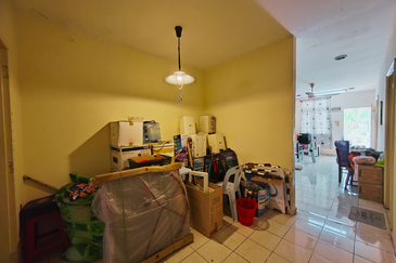 𝐑𝐮𝐦𝐚𝐡 𝐓𝐞𝐫𝐞𝐬 𝐒𝐞𝐭𝐢𝐧𝐠𝐤𝐚𝐭 𝐝𝐢 𝐓𝐚𝐦𝐚𝐧 𝐒𝐞𝐦𝐚𝐫𝐚𝐤 𝐁𝐮𝐤𝐢𝐭 𝐓𝐮𝐧𝐠𝐠𝐚𝐥, 𝐊𝐮𝐚𝐥𝐚 𝐍𝐞𝐫𝐮𝐬, 𝐓𝐞𝐫𝐞𝐧𝐠𝐠𝐚𝐧𝐮