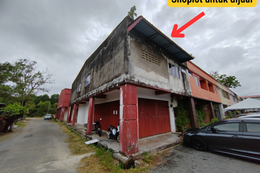 [CORNER LOT] Shoplot 2 Tingkat di Kondo Rakyat Kuala Ibai, Kuala Terengganu, Terengganu