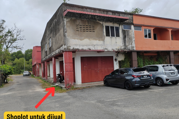 [CORNER LOT] Shoplot 2 Tingkat di Kondo Rakyat Kuala Ibai, Kuala Terengganu, Terengganu